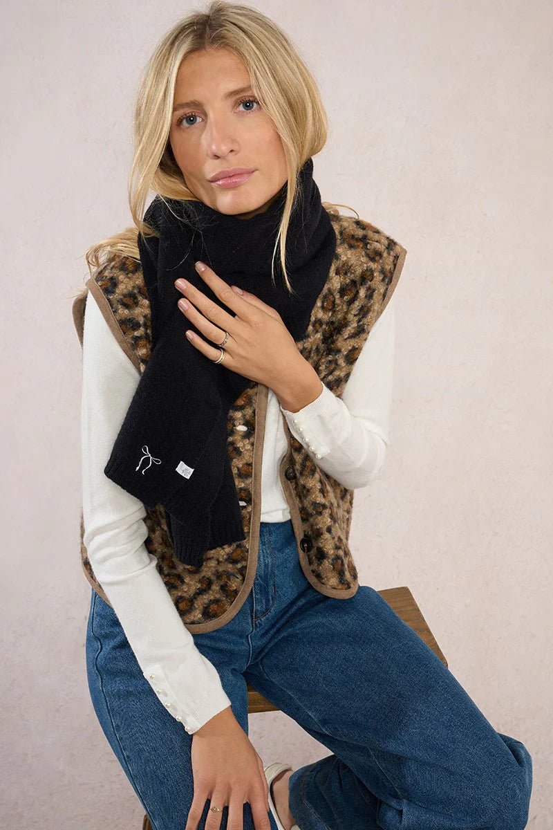 Knit Scarf With Bow Embroidery - Mainstream Boutique
