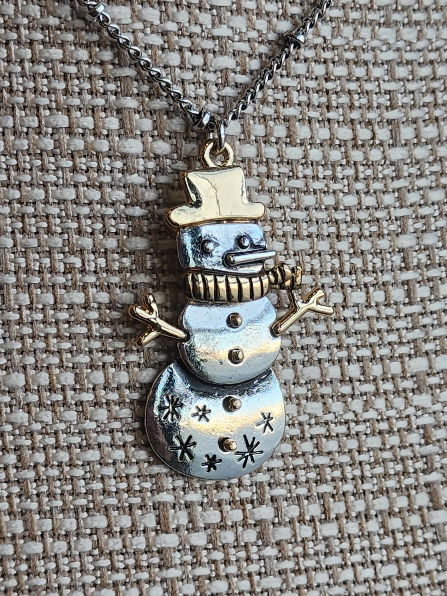TWO TONE Snowman CHRISTMAS NECKLACE - Mainstream Boutique