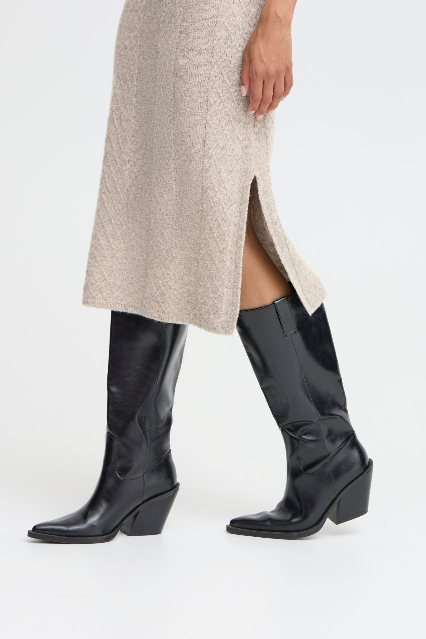B.young Nikolina Skirt - String Melange - Mainstream Boutique