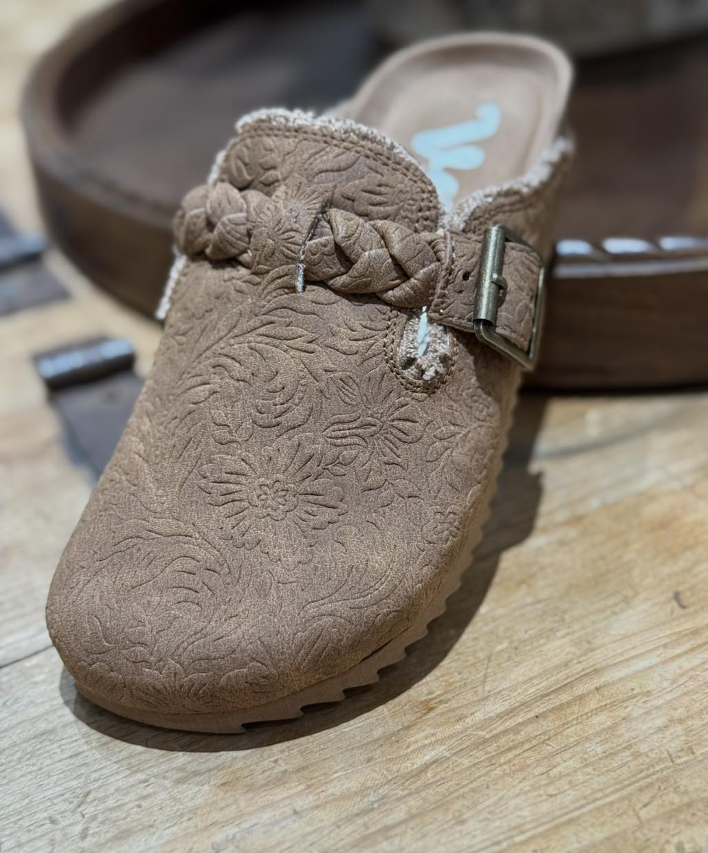 Iris Tooled Clog