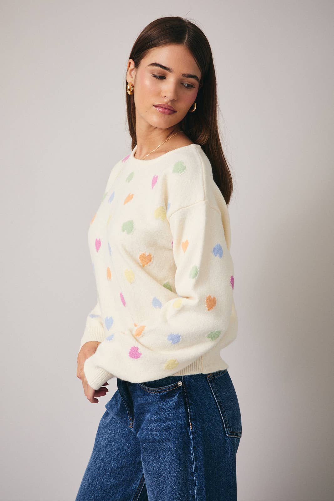 ROUND NECK LONG SLEEVE HEART GRAPHIC SWEATER - Mainstream Boutique