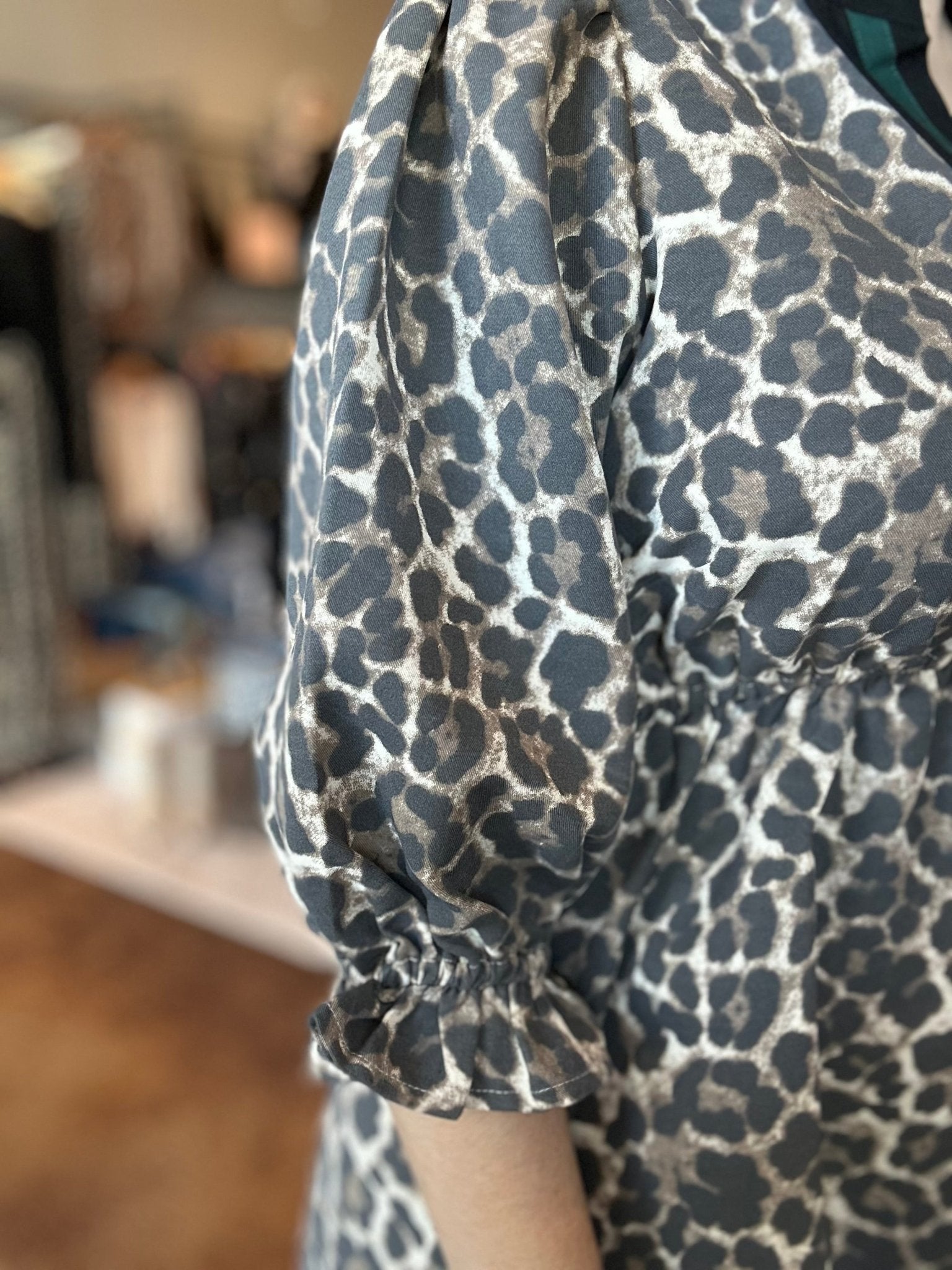 Contrast Collar Animal Print Dress - Mainstream Boutique