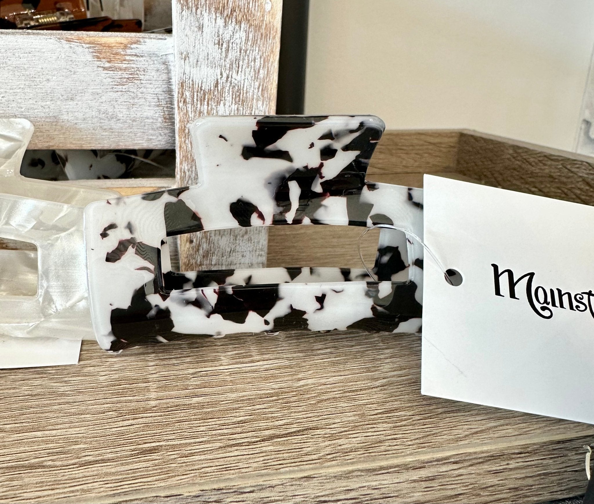 JUMBO HAIR CLAW CLIPS - Mainstream Boutique