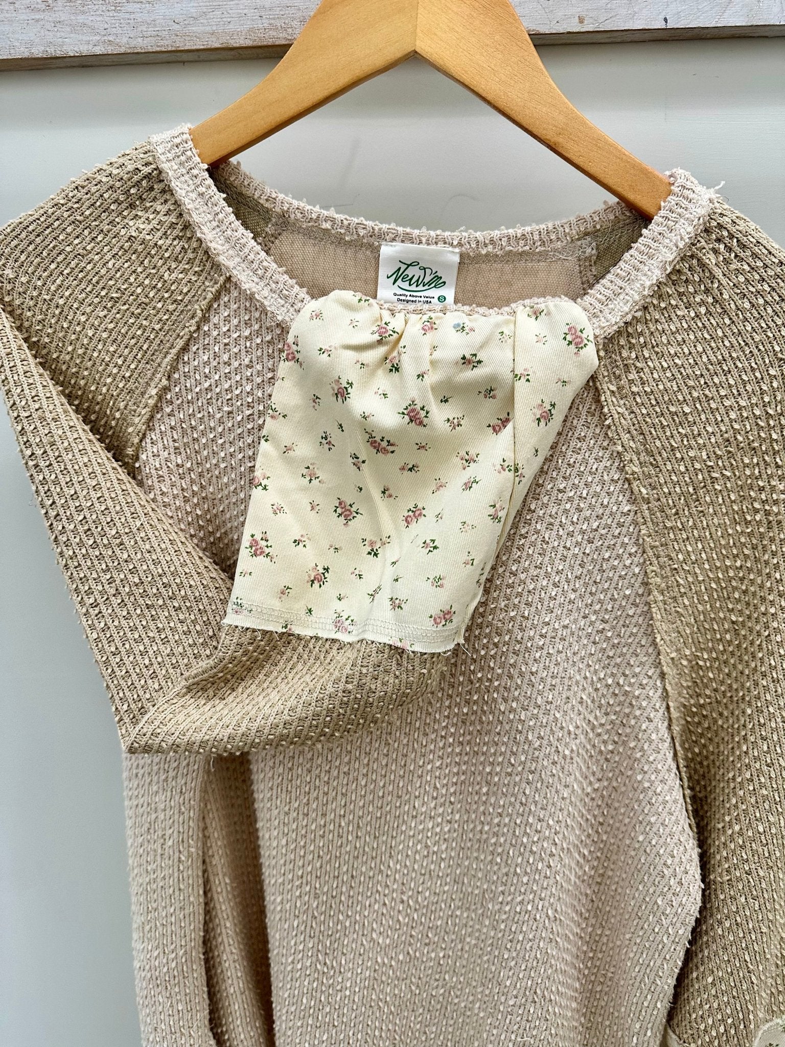 NT12328 BLOCK SWEATER W/SLEEVE DETAIL - Mainstream Boutique