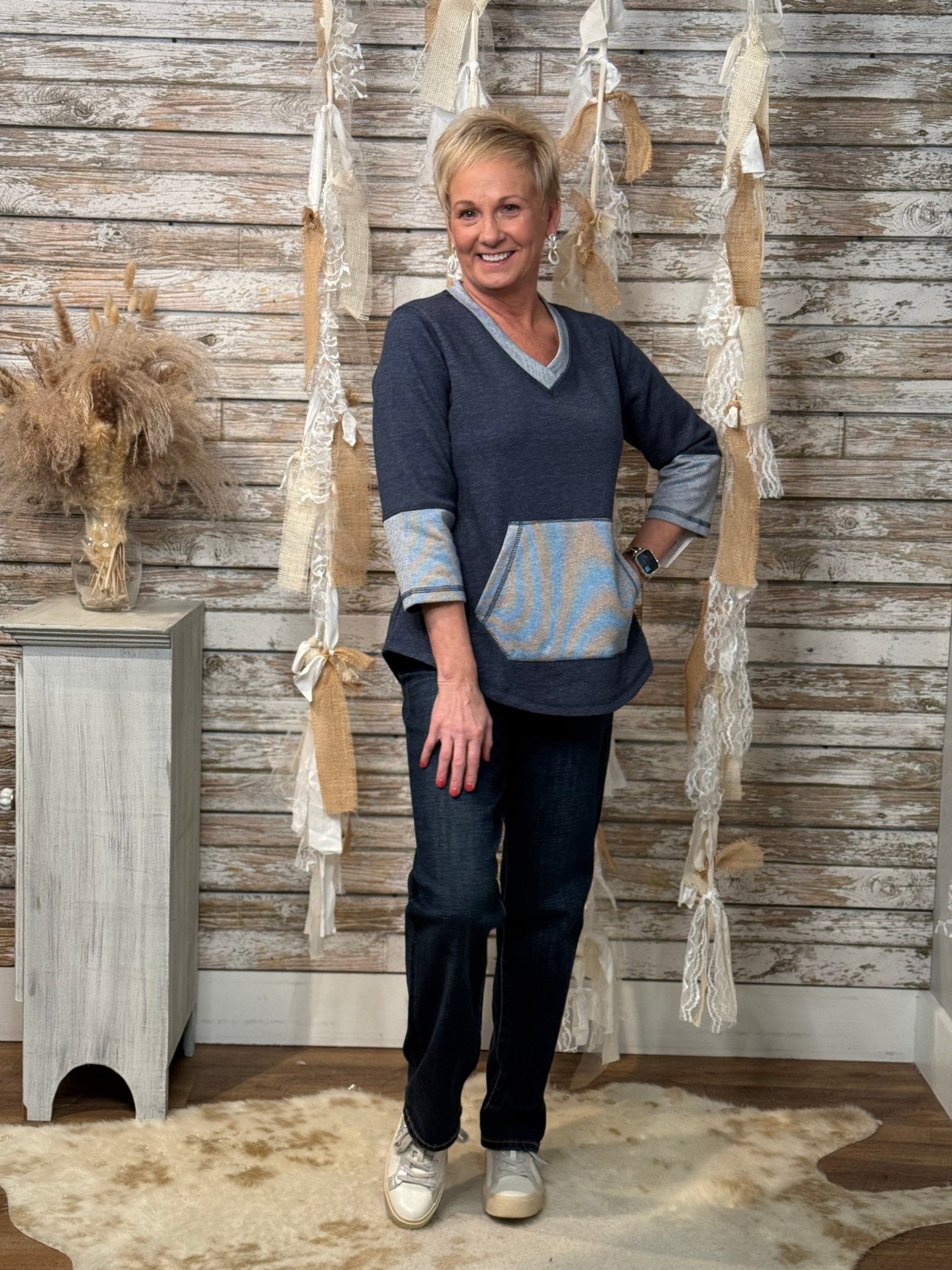 Kanga Vee Pullover - Mainstream Boutique