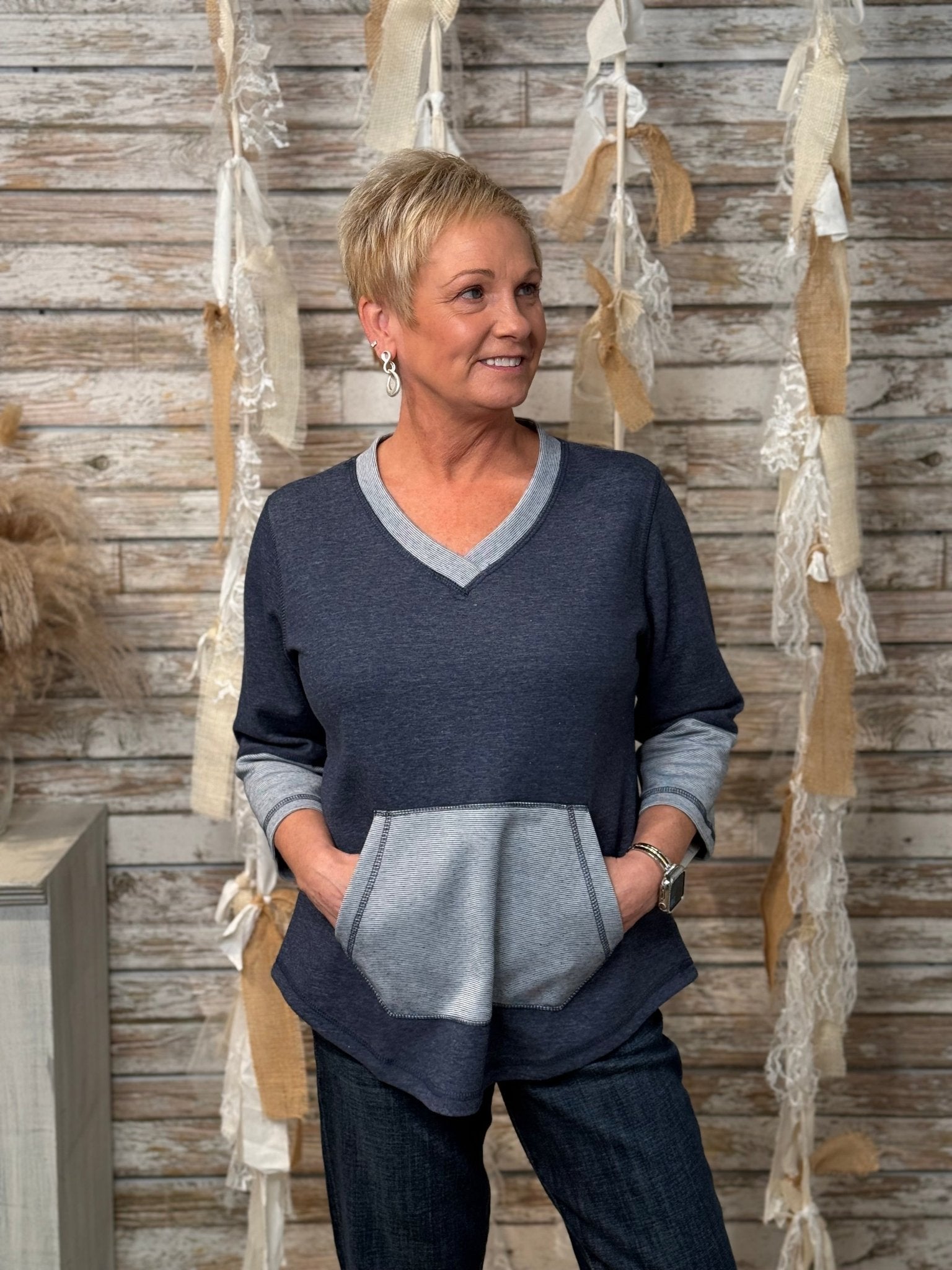Kanga Vee Pullover - Mainstream Boutique