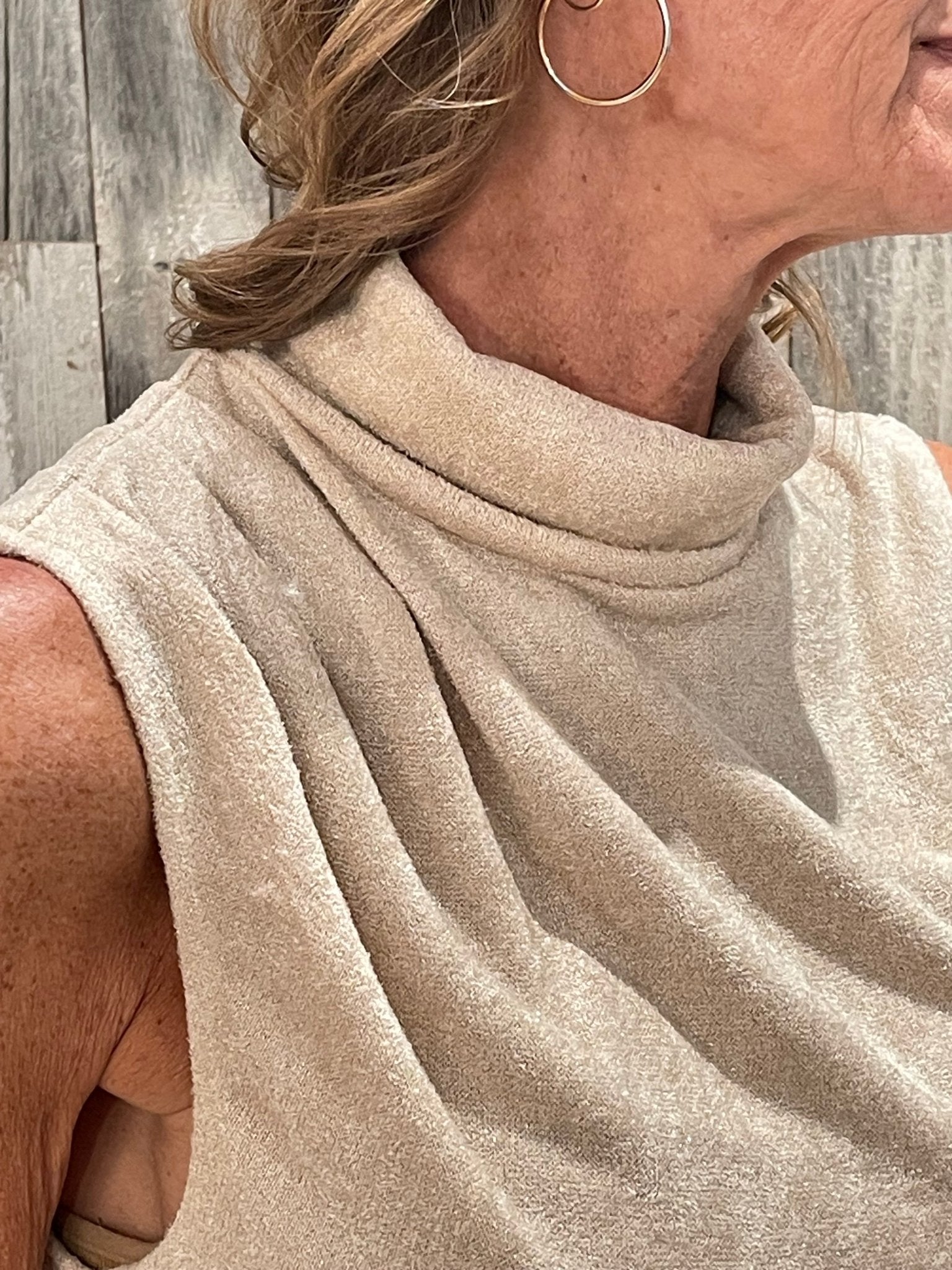 Sleeveless Mock Neck Shimmering Top - Mainstream Boutique