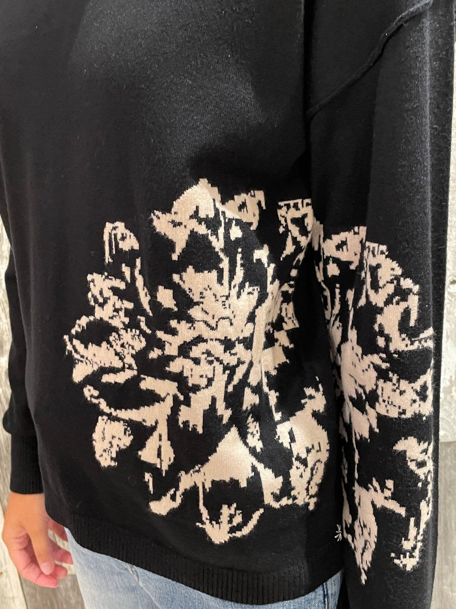 Charlie B Crew Neck Flower Print Sweater - Mainstream Boutique