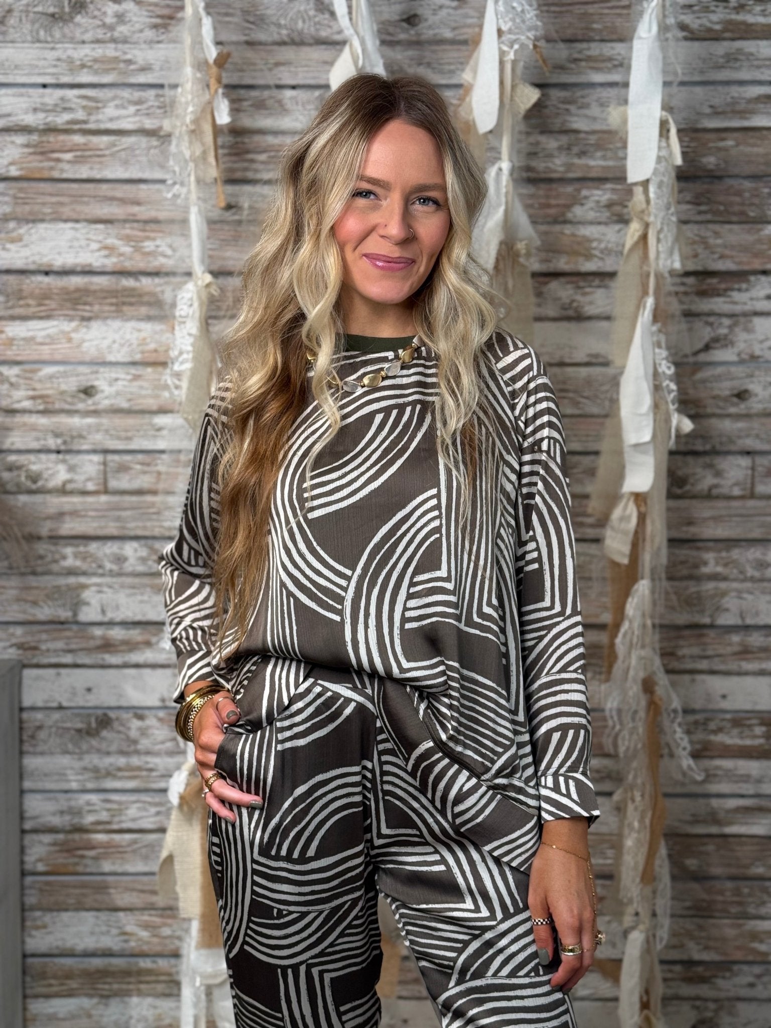Twist & Tangle Top - Mainstream Boutique
