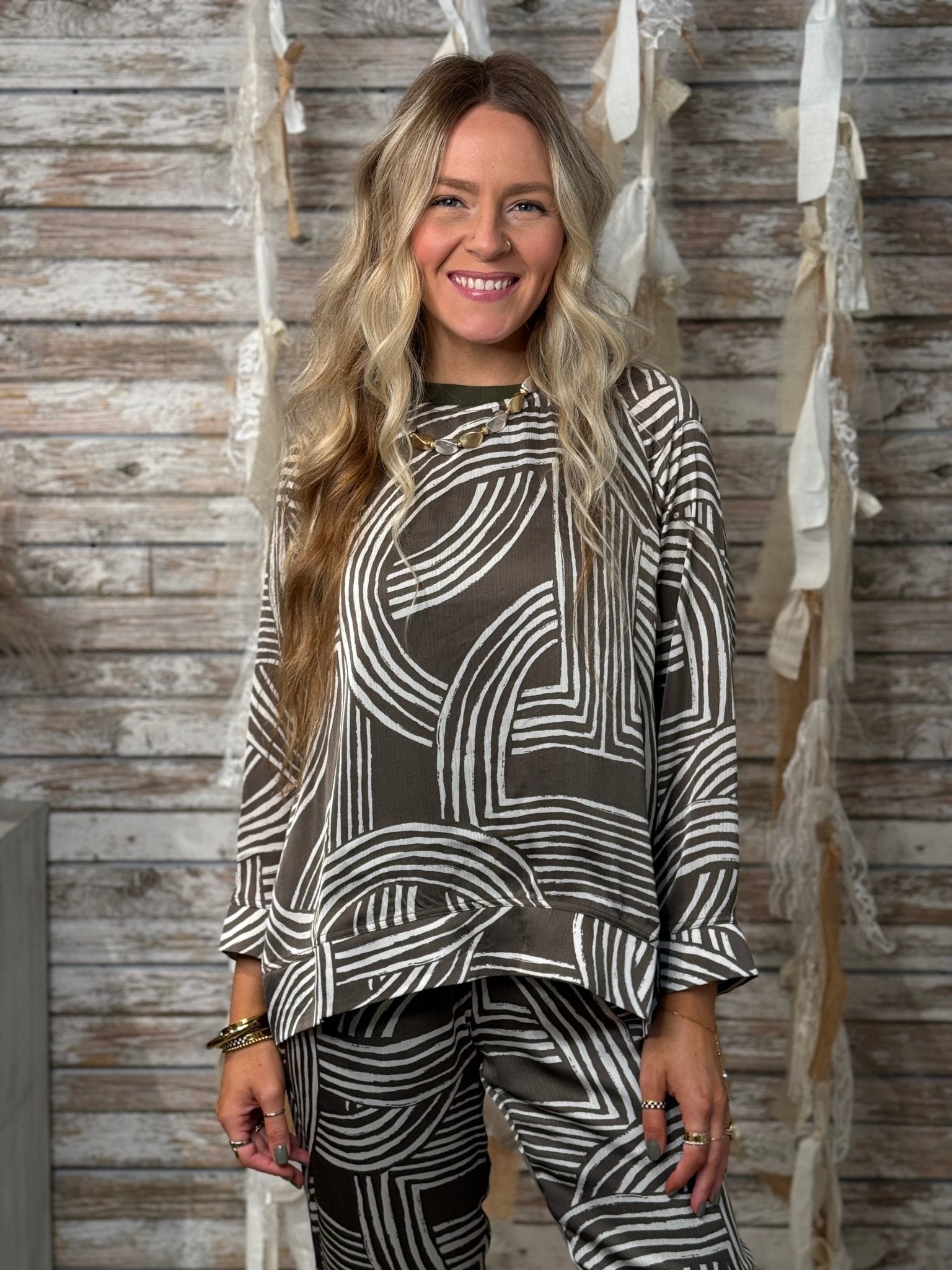 Twist & Tangle Top - Mainstream Boutique