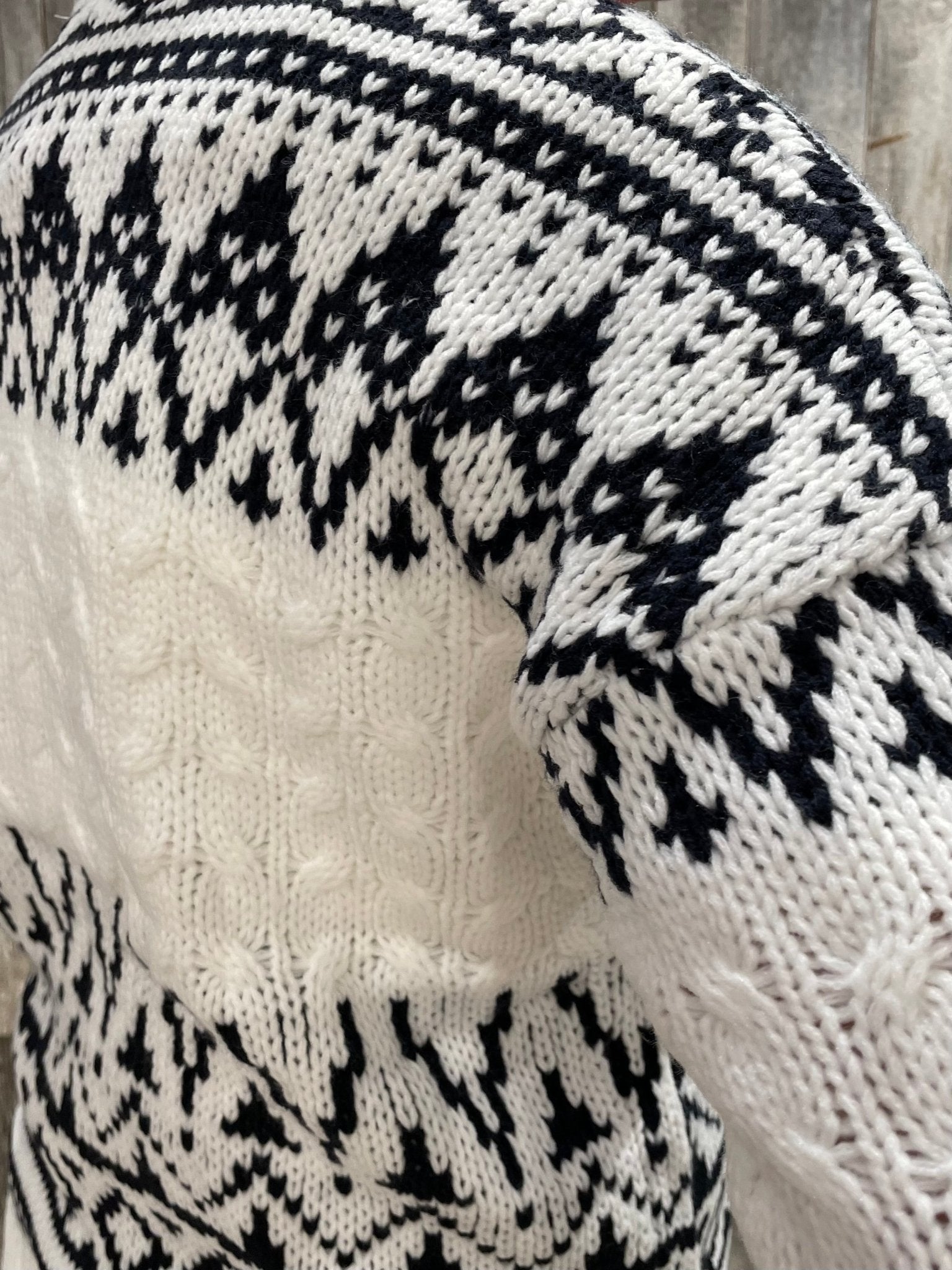 Fairisle Crew Neck Cable Sweater - Mainstream Boutique