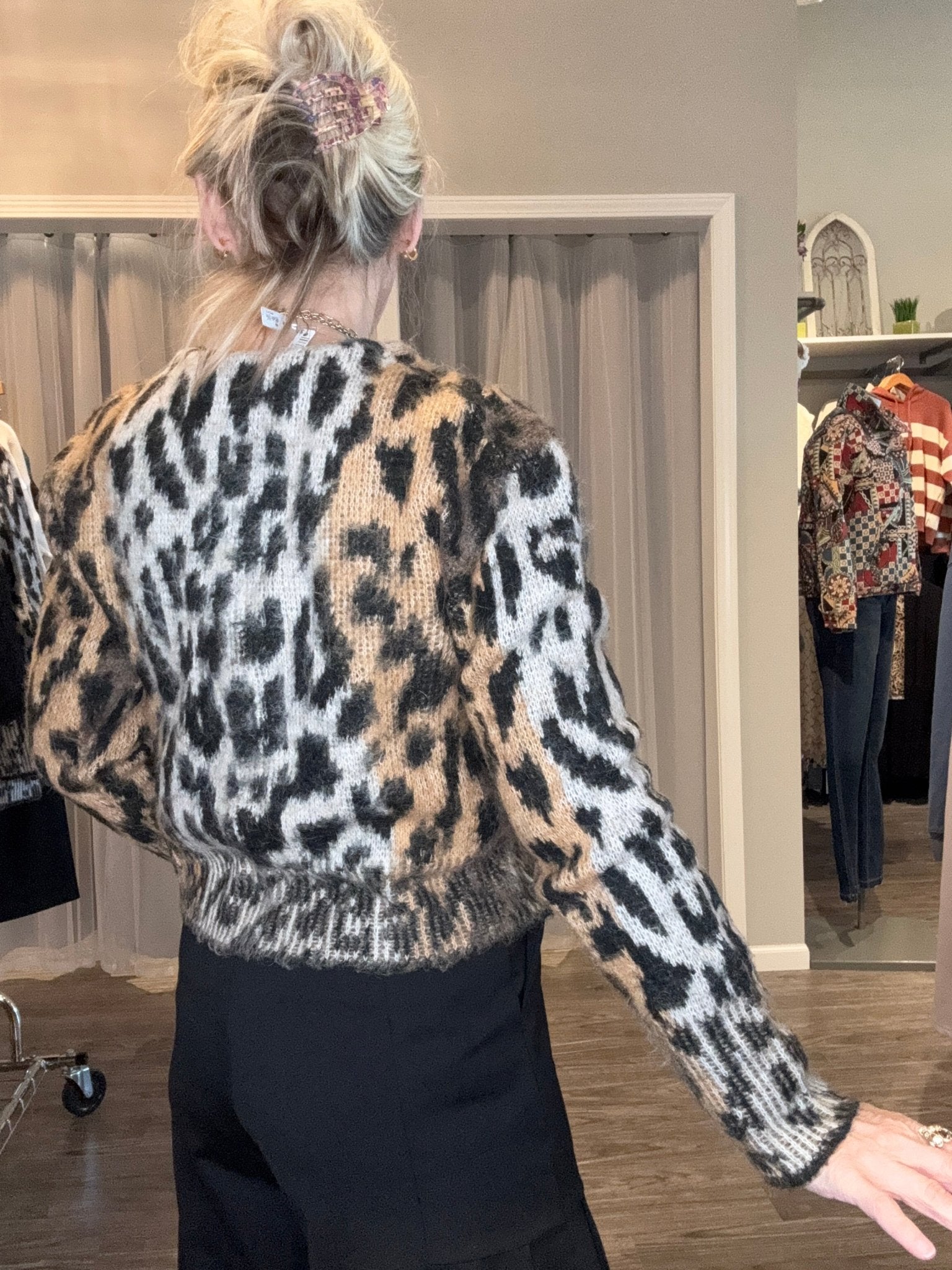 Cheetah Eyelash Meet And Greet - Mainstream Boutique