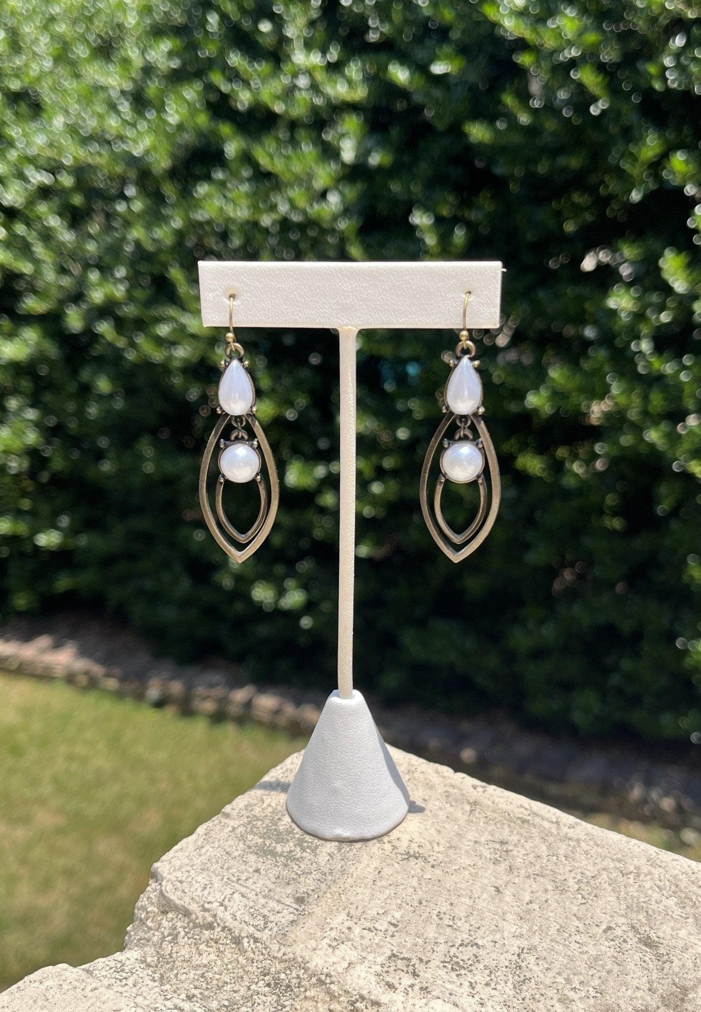 Pearl Eclipse Drops - Mainstream Boutique
