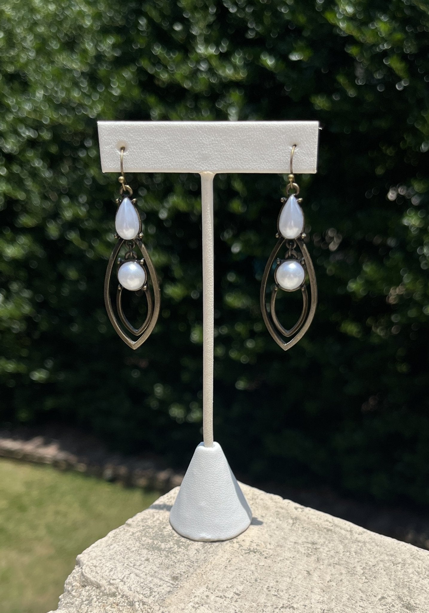 Pearl Eclipse Drops - Mainstream Boutique