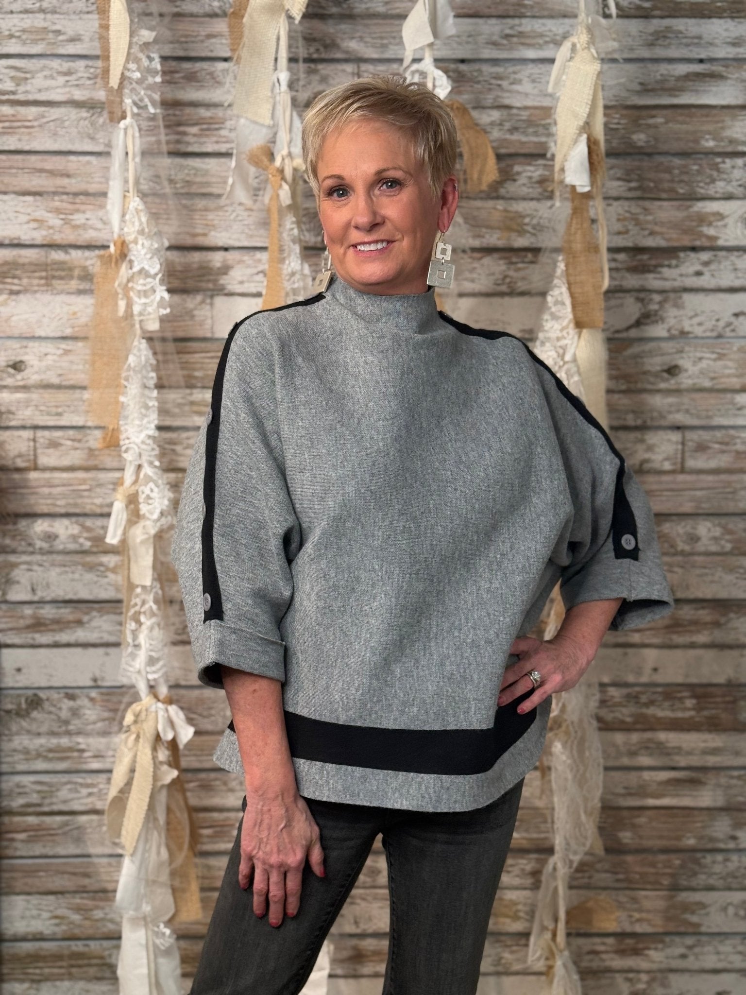 Side Line Chic Pullover - Mainstream Boutique