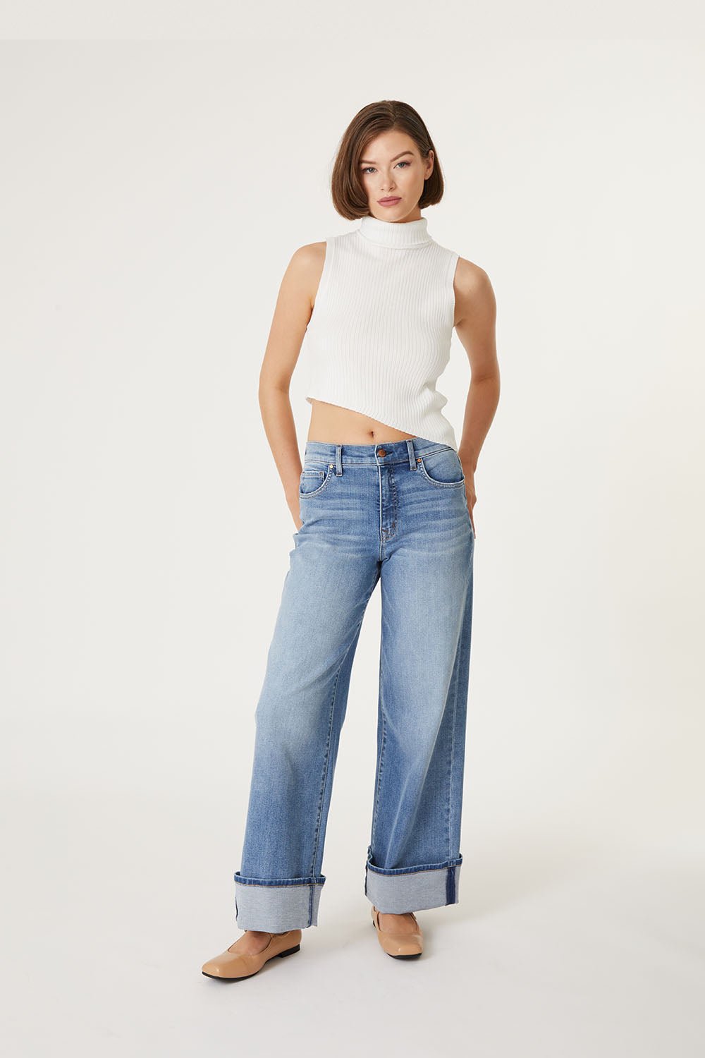 Blue roll cuff denim 