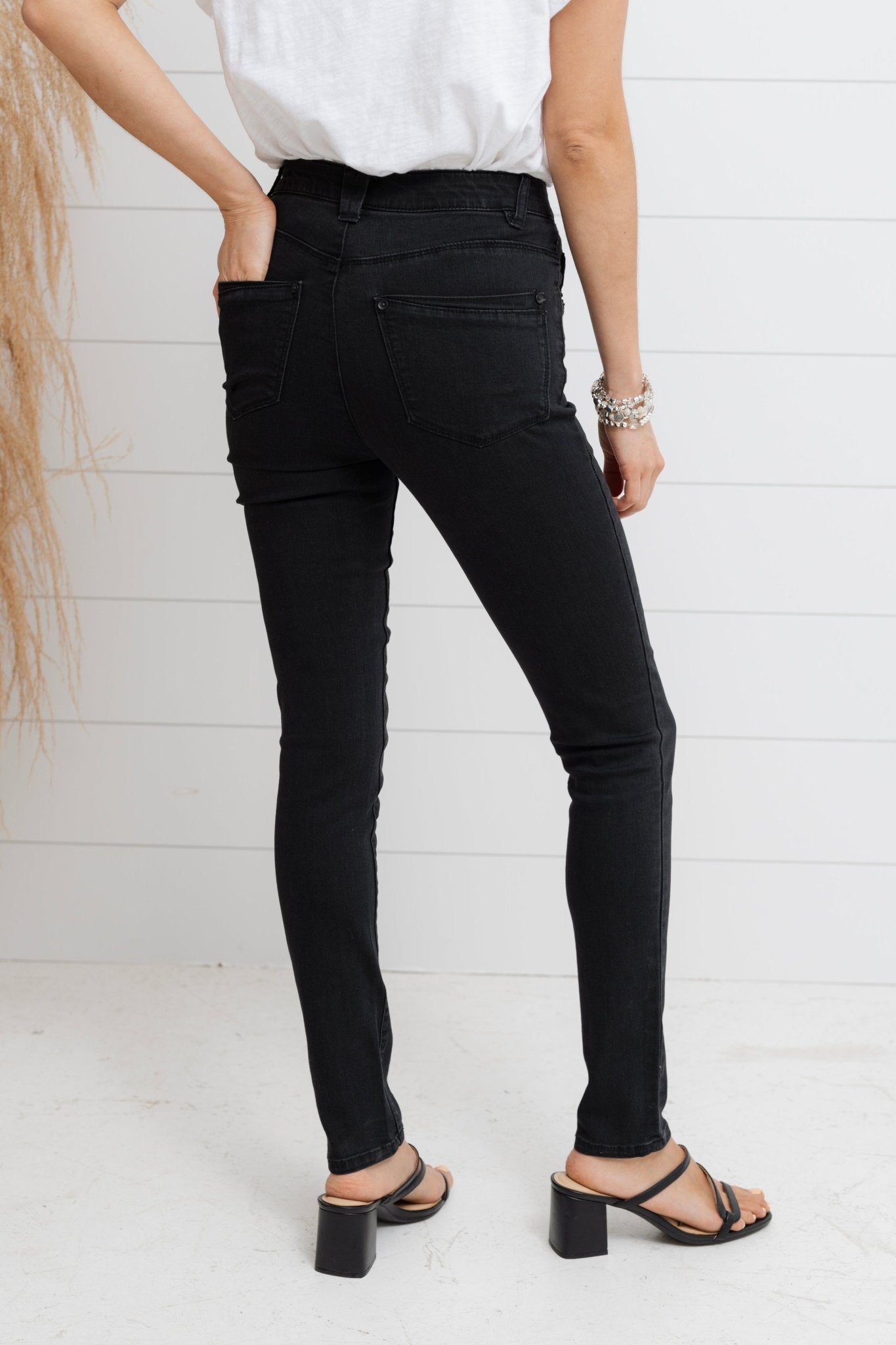 Black Skyrise Skinny - Mainstream Boutique