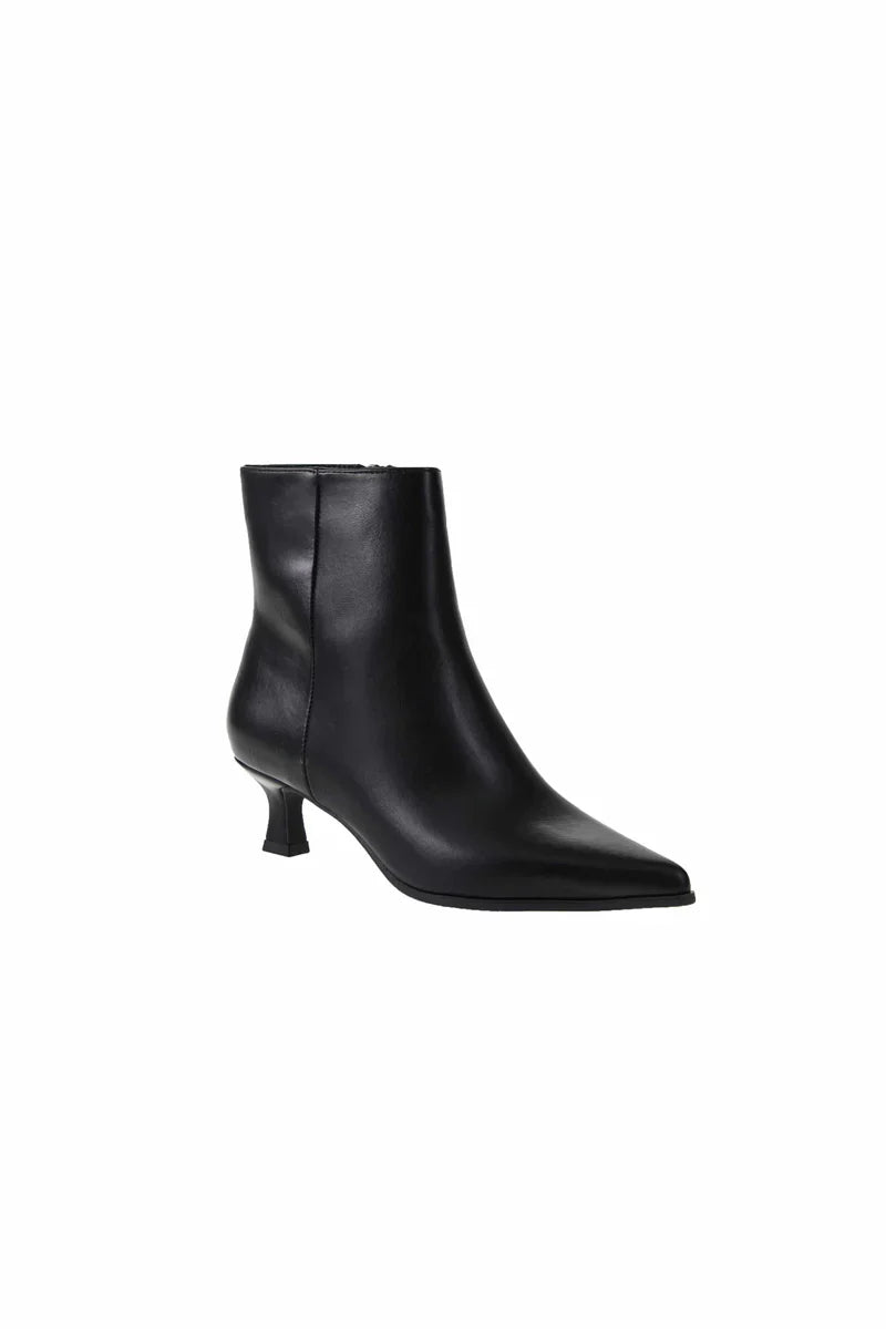 Novalie Smooth Boot - Black - Mainstream Boutique