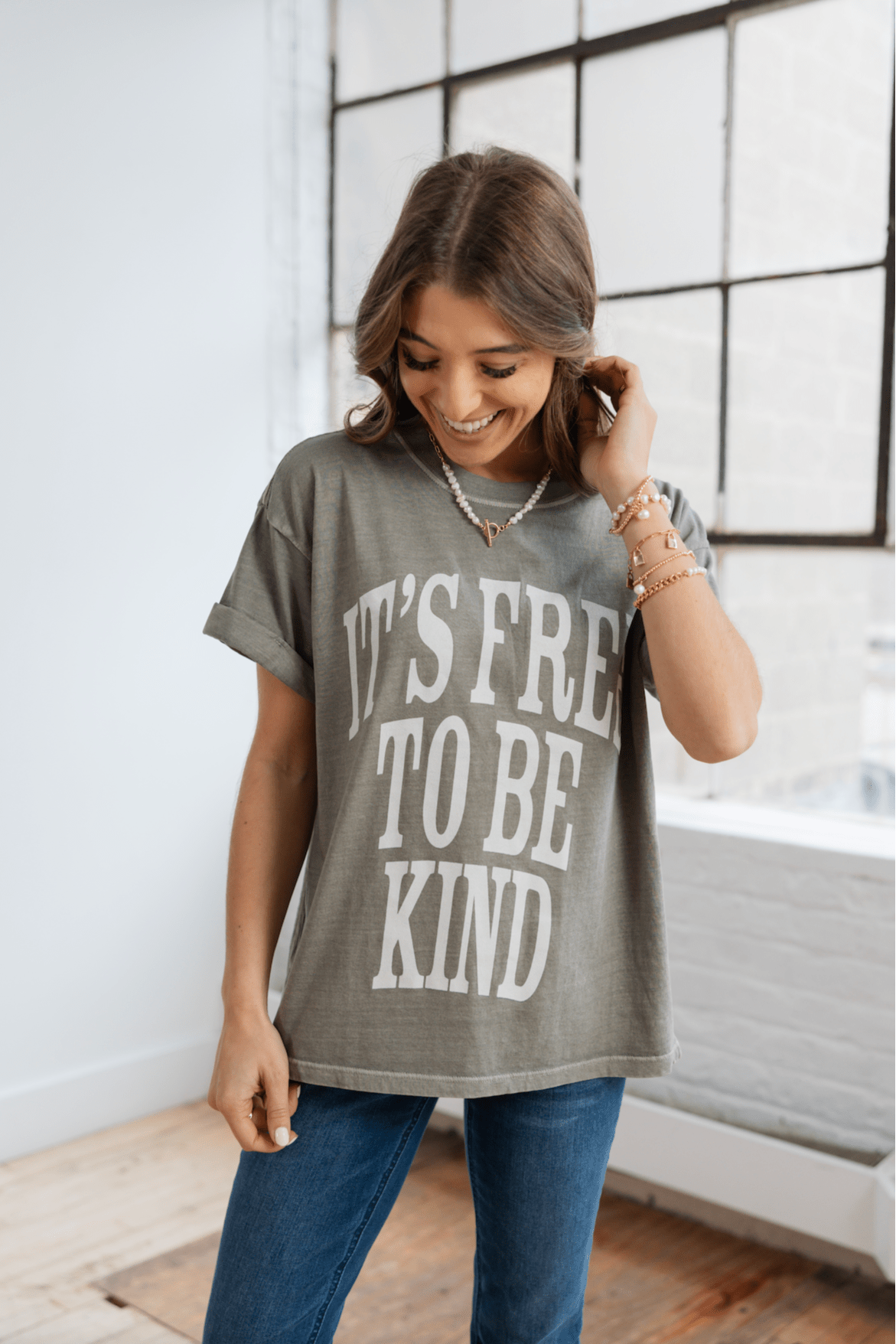 Free To Be Kind Graphic Tee - Mainstream Boutique