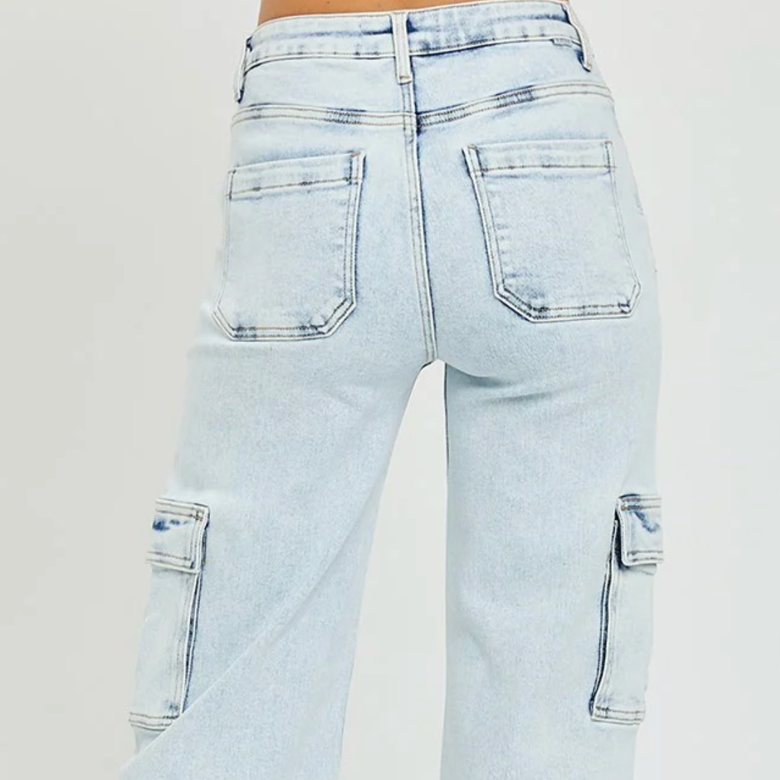 32" Ins High Rise Wide Leg Cargo Risen- back- light wash