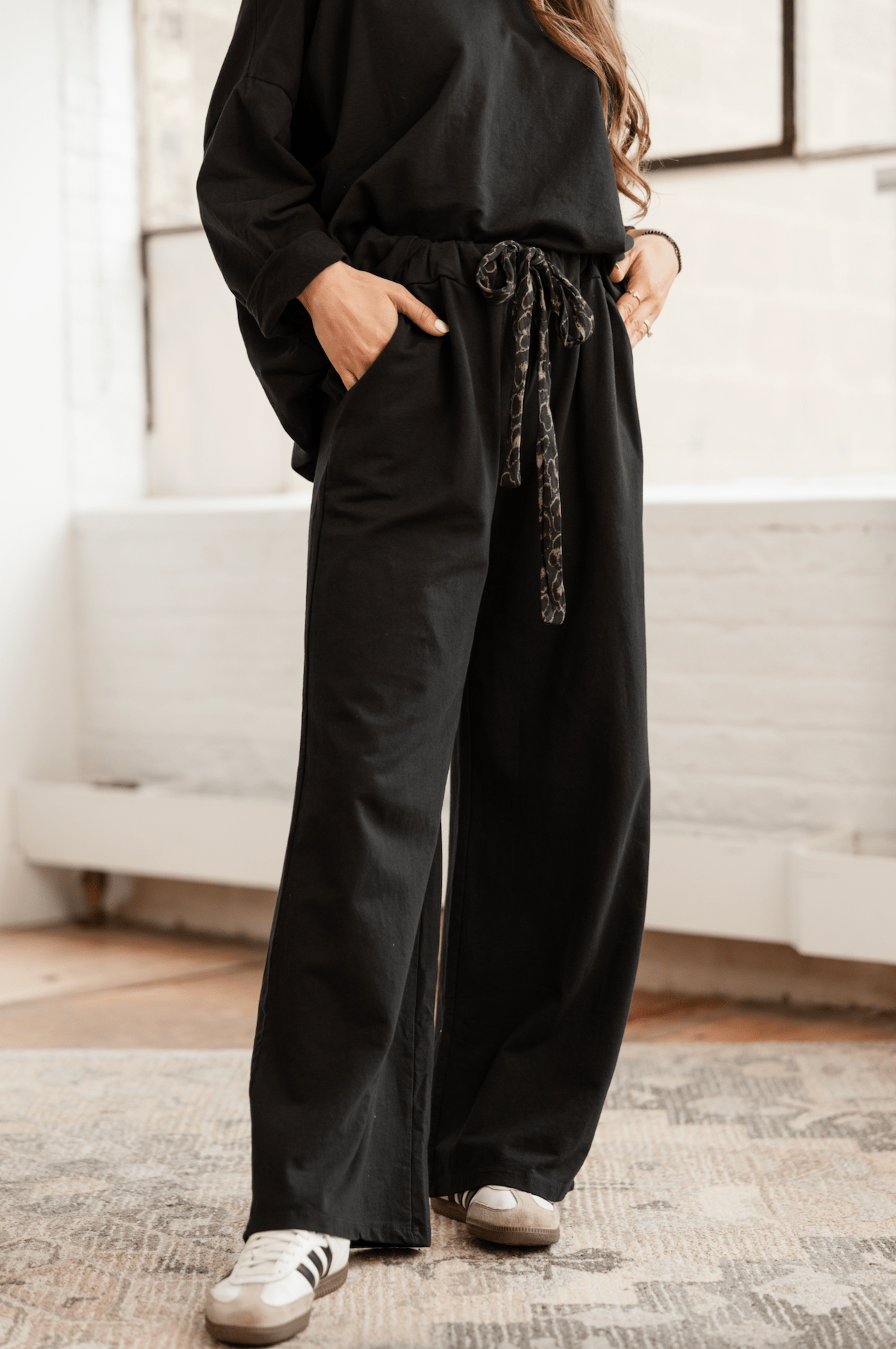 Italian Jet Setter Flowy Pant - Black - Mainstream Boutique