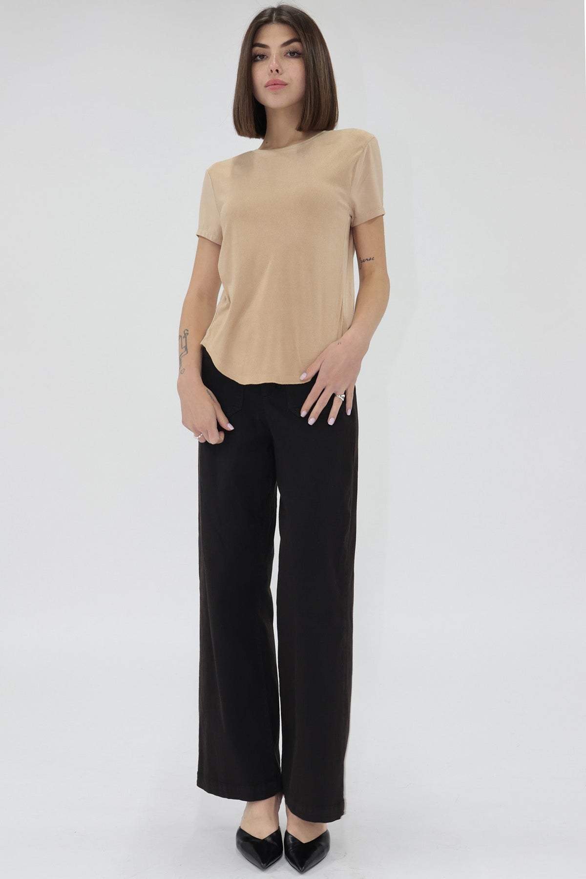 Classic Fit, Crew Neck, Suede Top.