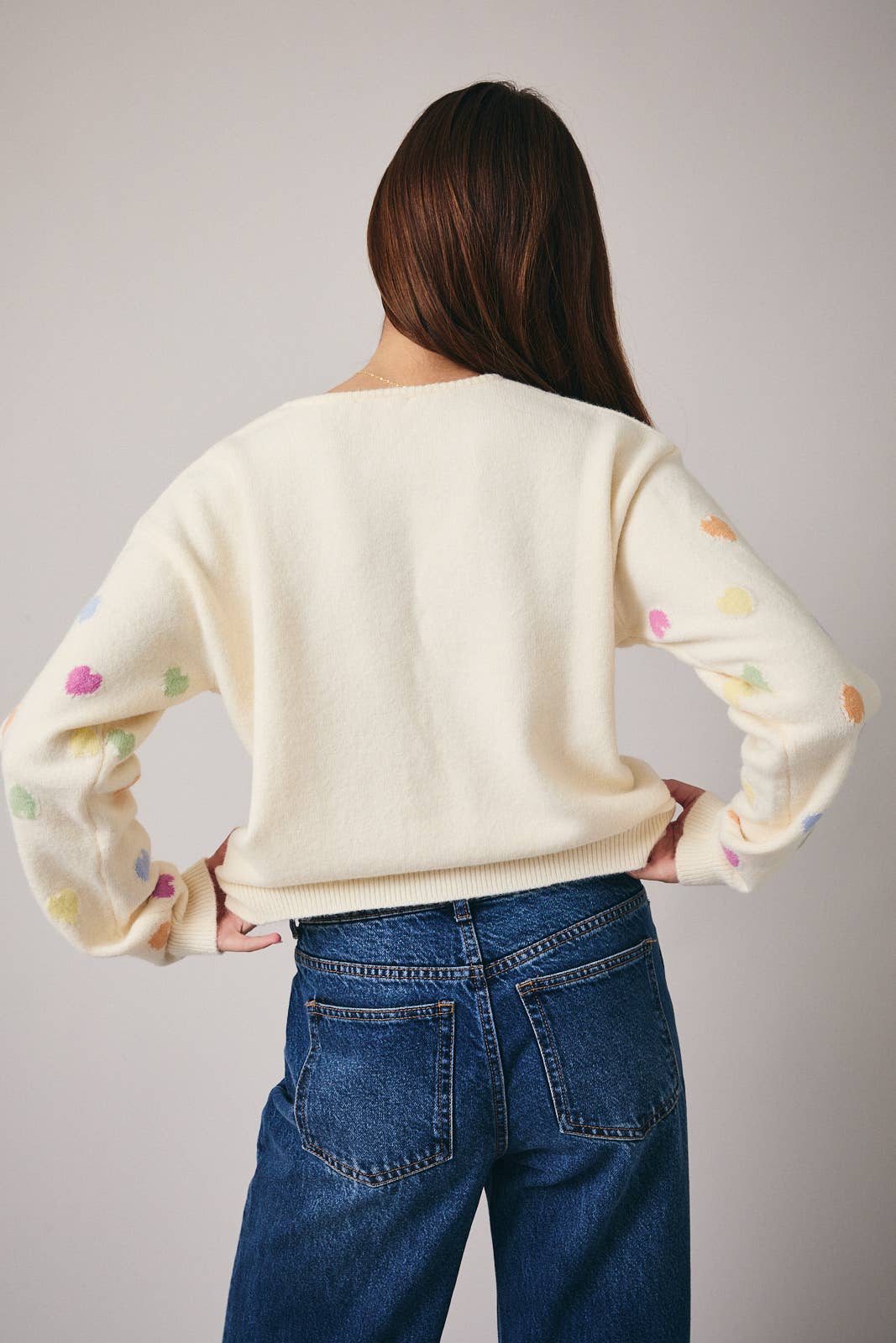 ROUND NECK LONG SLEEVE HEART GRAPHIC SWEATER - Mainstream Boutique
