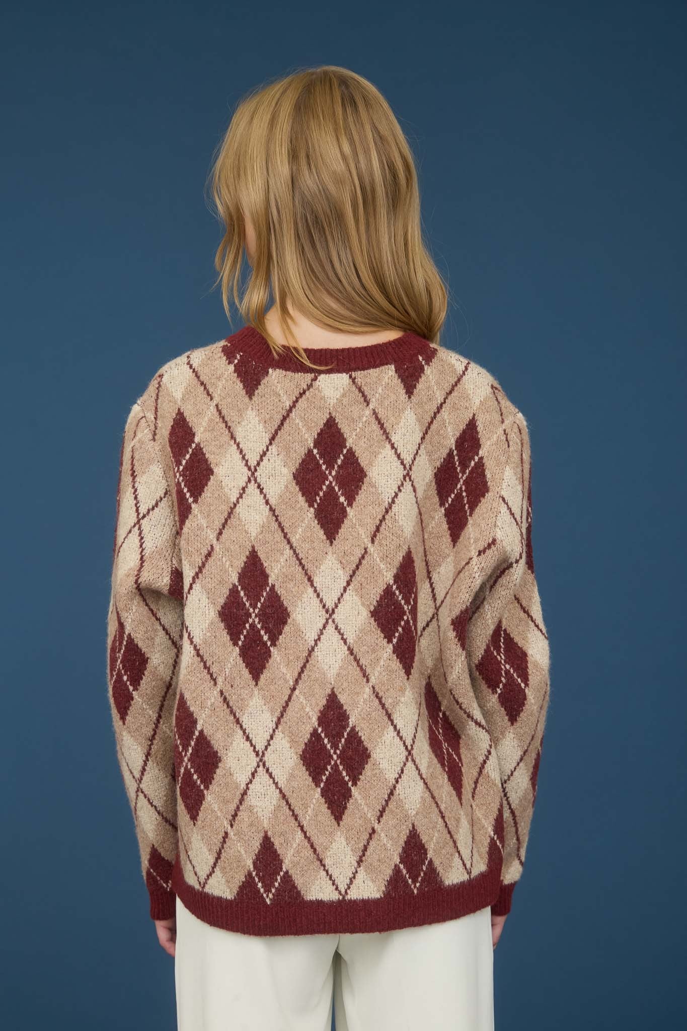 Argyle Pattern Crew Neck Long Knit Sweater - Mainstream Boutique