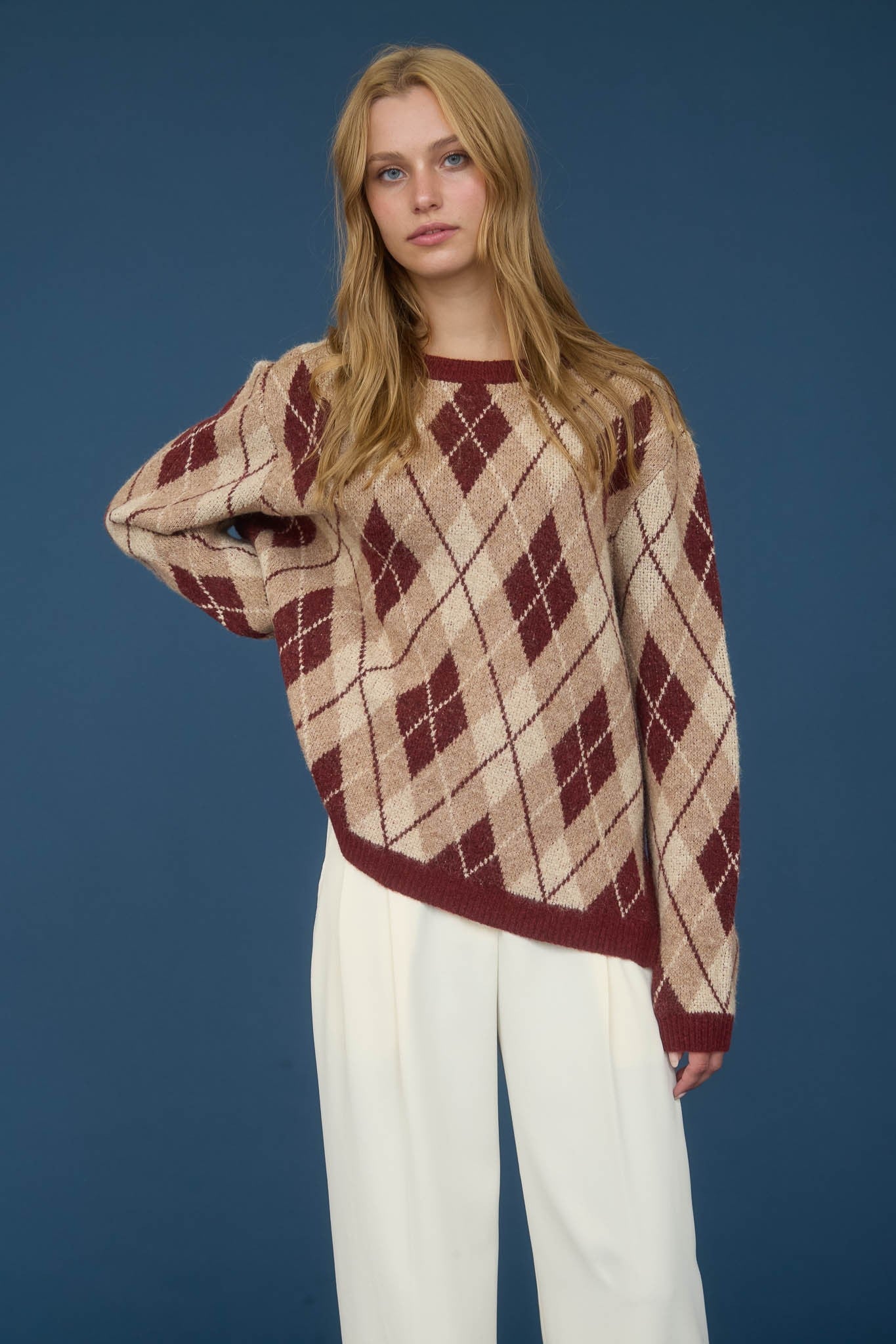 Argyle Pattern Crew Neck Long Knit Sweater - Mainstream Boutique