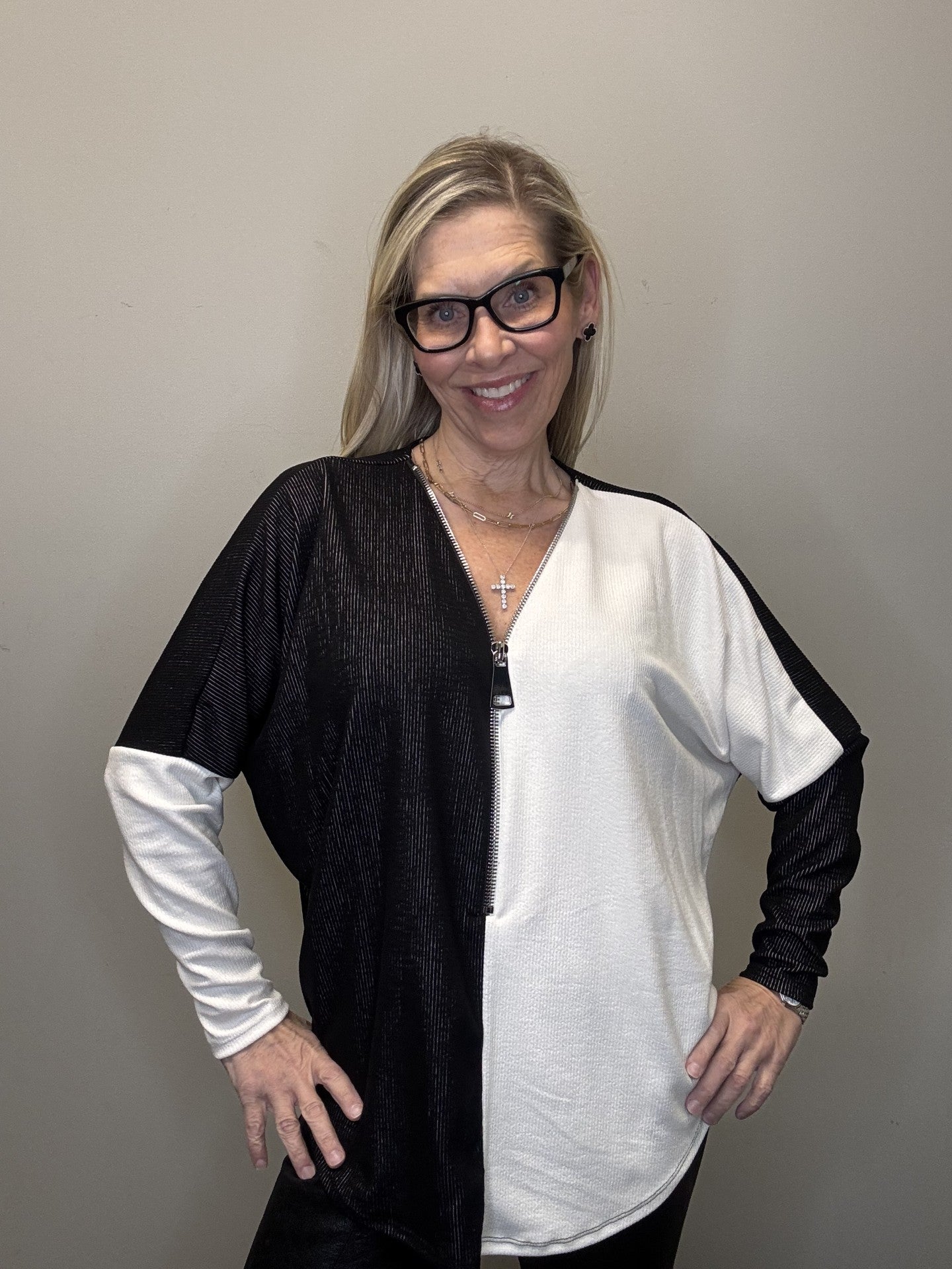 Color Block Dollman Sleeve Zipper Top - Mainstream Boutique